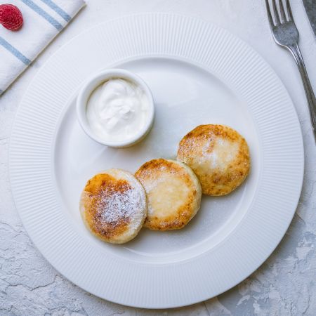 Сырники со сметаной Сырники со сметаной