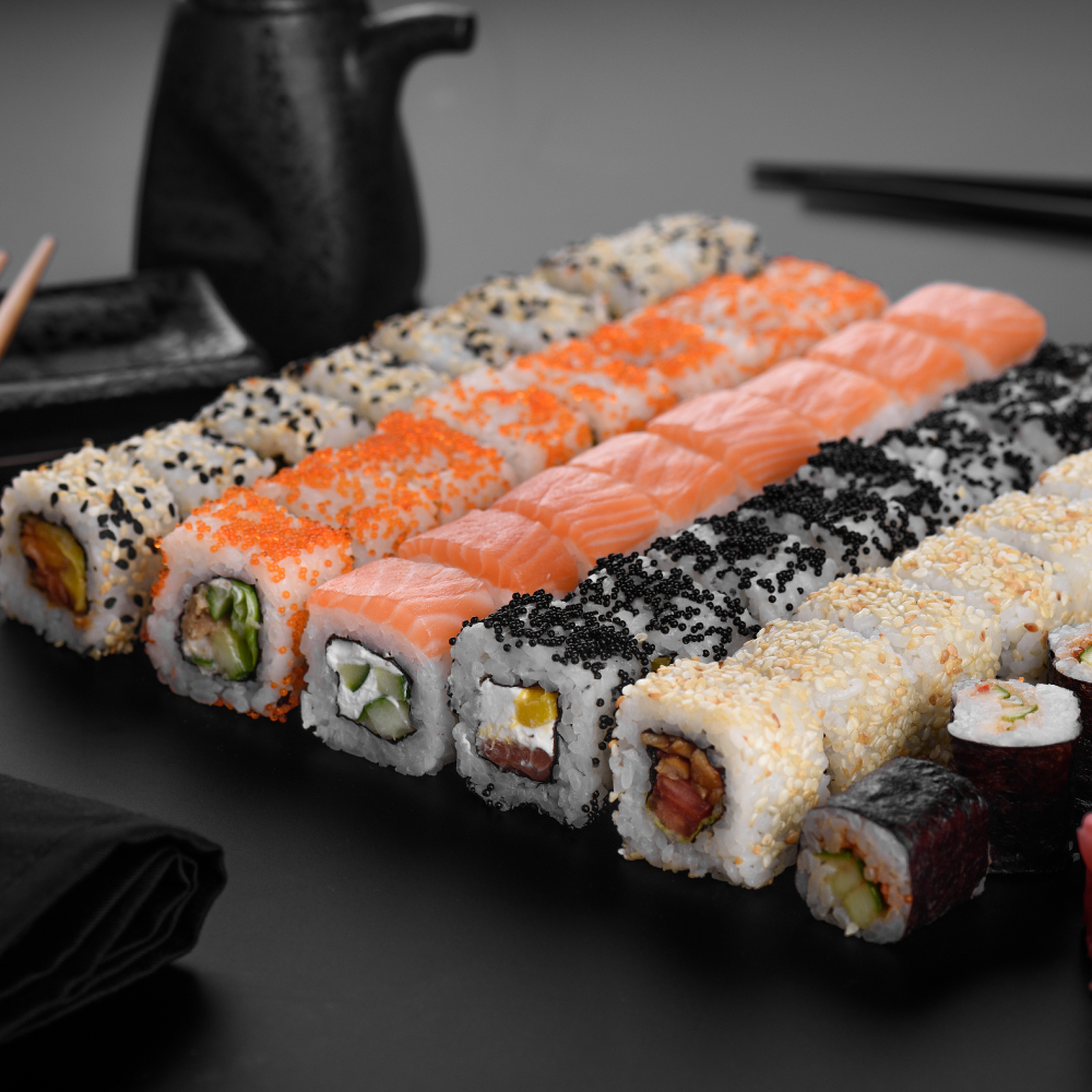 Огромный сет суши и роллов