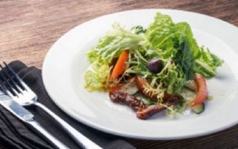 Салат по-італійськи Салат по-італійськи