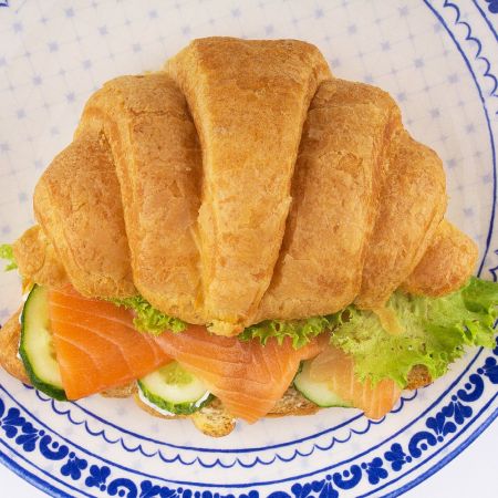 Круасан сальмоне (215г) Круасан сальмоне (215г)